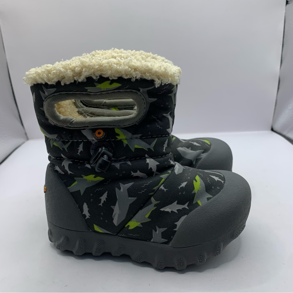 Bogs Kids' B Moc Sharks toddler waterproof US 6